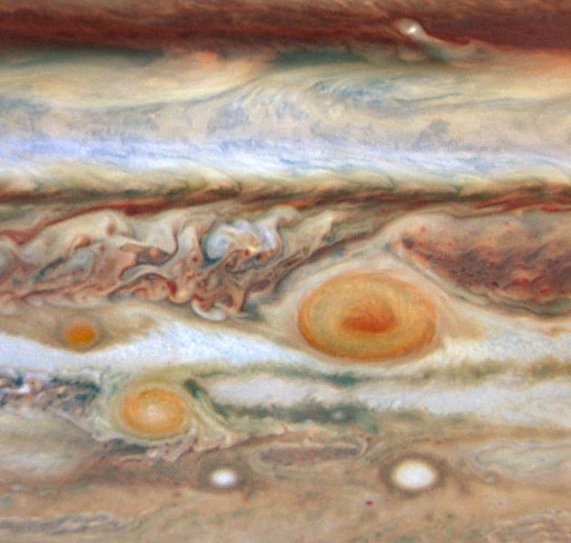 630px-Jupiter 3rd_spot