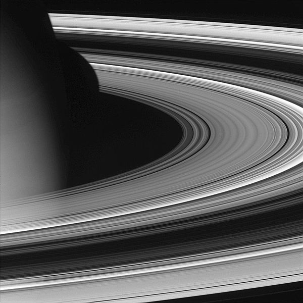 600px-Saturn unlit_rings